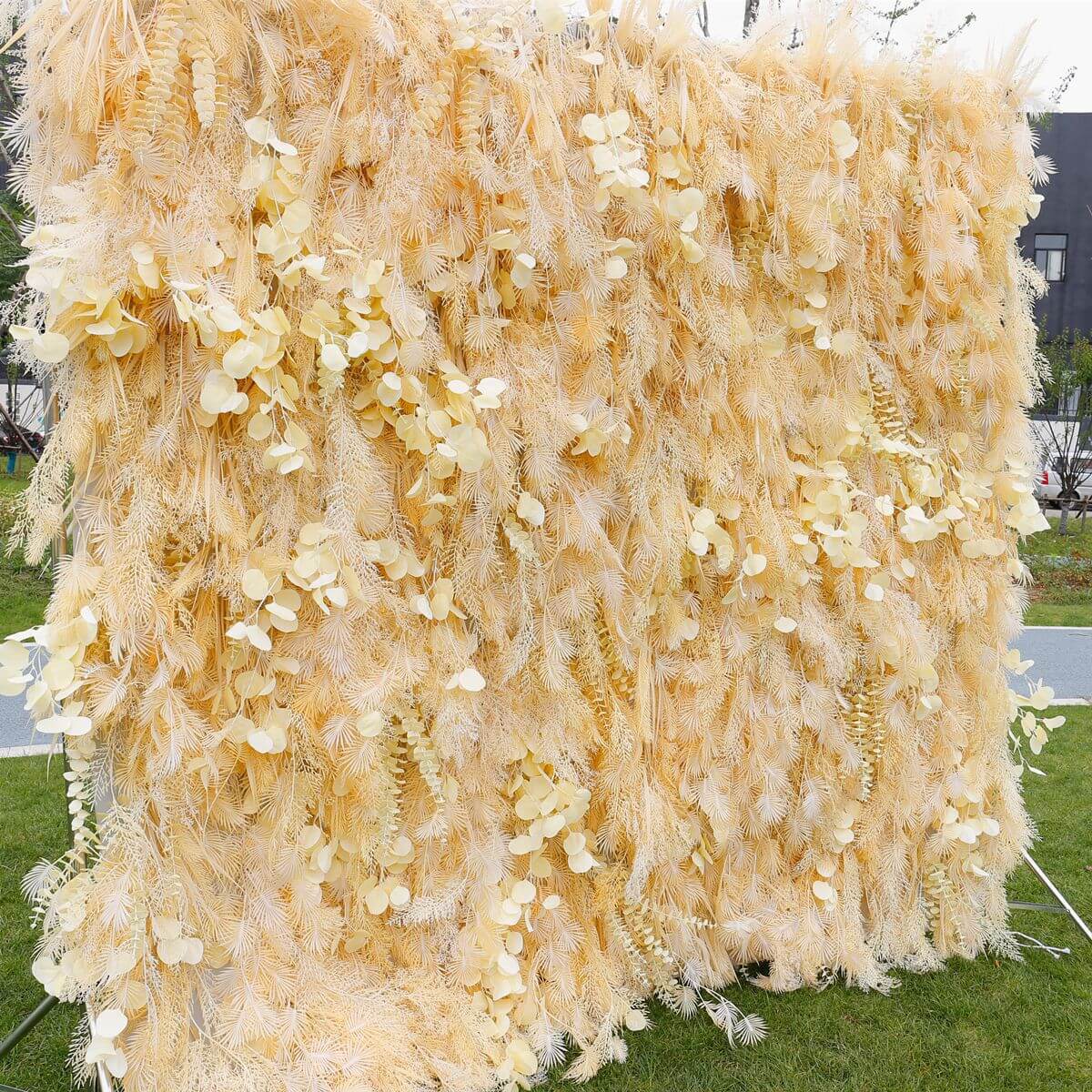 Roseytime Champagne Feather Cloth Artificial Flower Wall for Outdoor Party Decoration